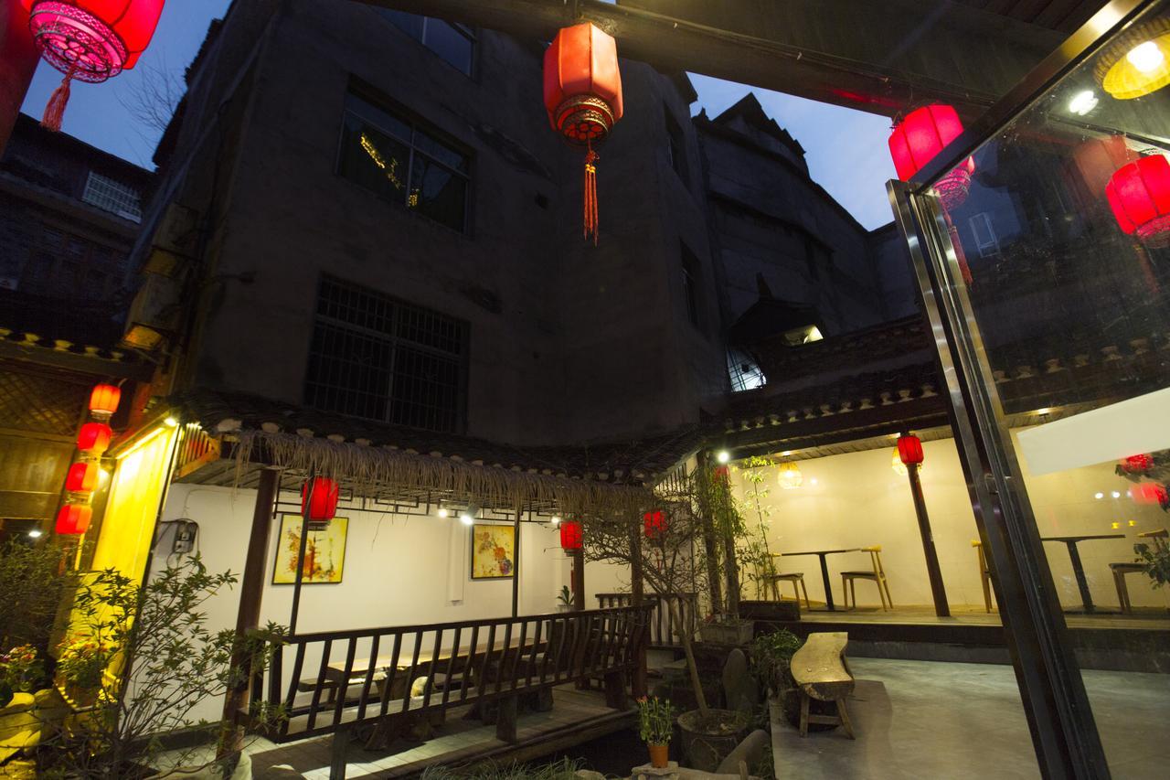 Fenghuang Poshan Inn เฟิ่งหวง ภายนอก รูปภาพ