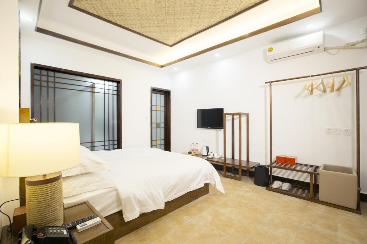 Fenghuang Poshan Inn เฟิ่งหวง ภายนอก รูปภาพ