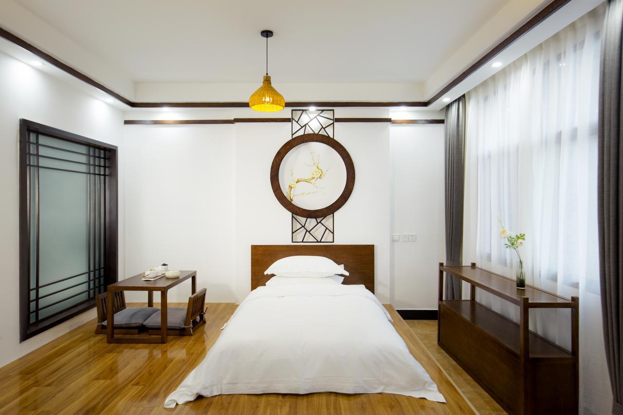 Fenghuang Poshan Inn เฟิ่งหวง ภายนอก รูปภาพ