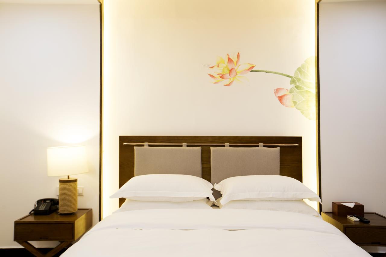 Fenghuang Poshan Inn เฟิ่งหวง ภายนอก รูปภาพ
