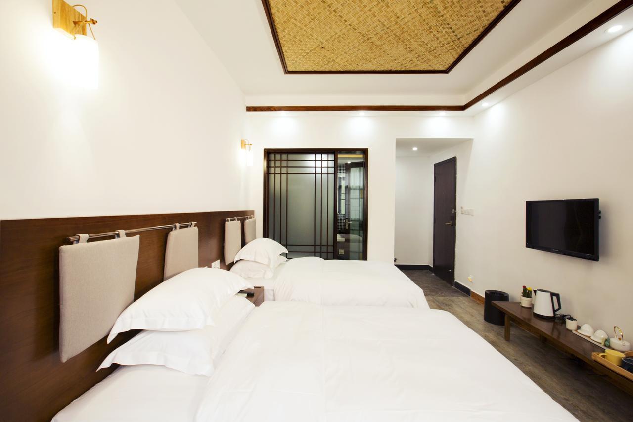 Fenghuang Poshan Inn เฟิ่งหวง ภายนอก รูปภาพ