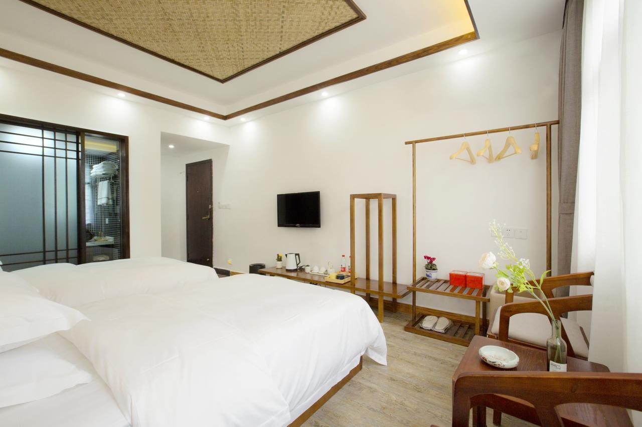 Fenghuang Poshan Inn เฟิ่งหวง ภายนอก รูปภาพ