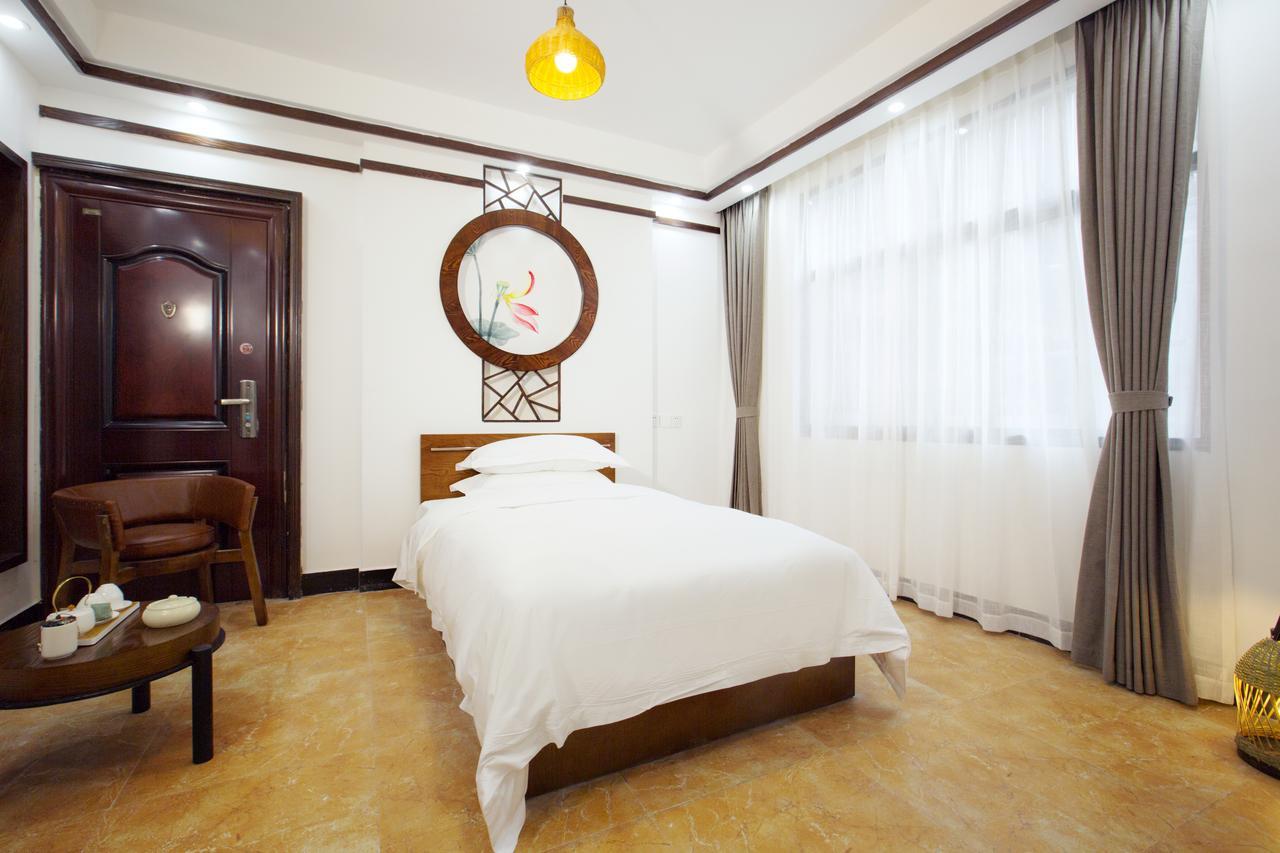 Fenghuang Poshan Inn เฟิ่งหวง ภายนอก รูปภาพ